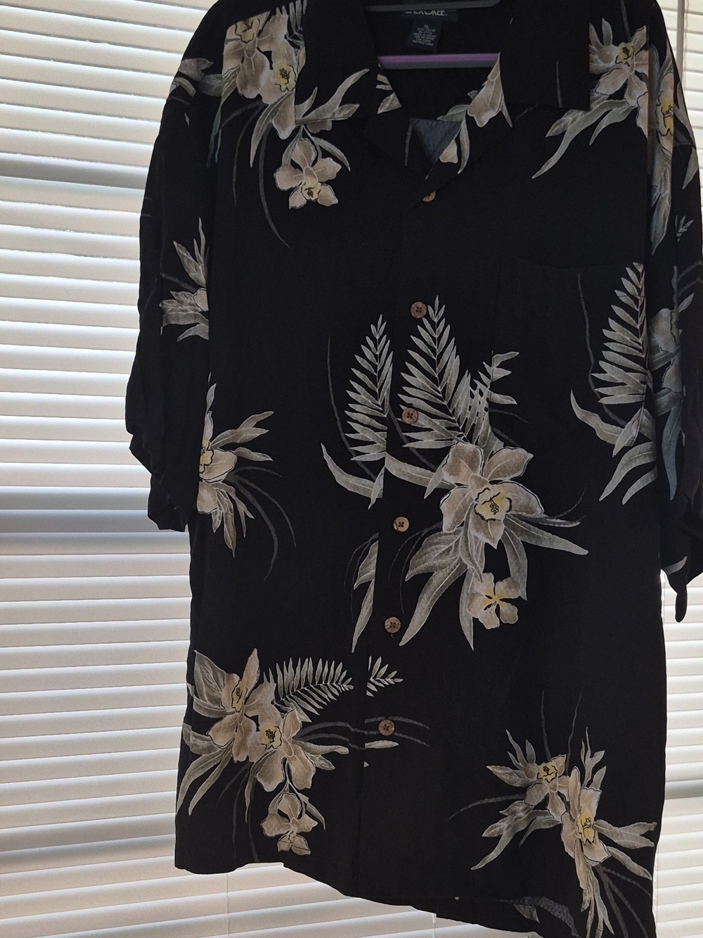 Cherokee Floral Button Down Shirt Black & Beige XL